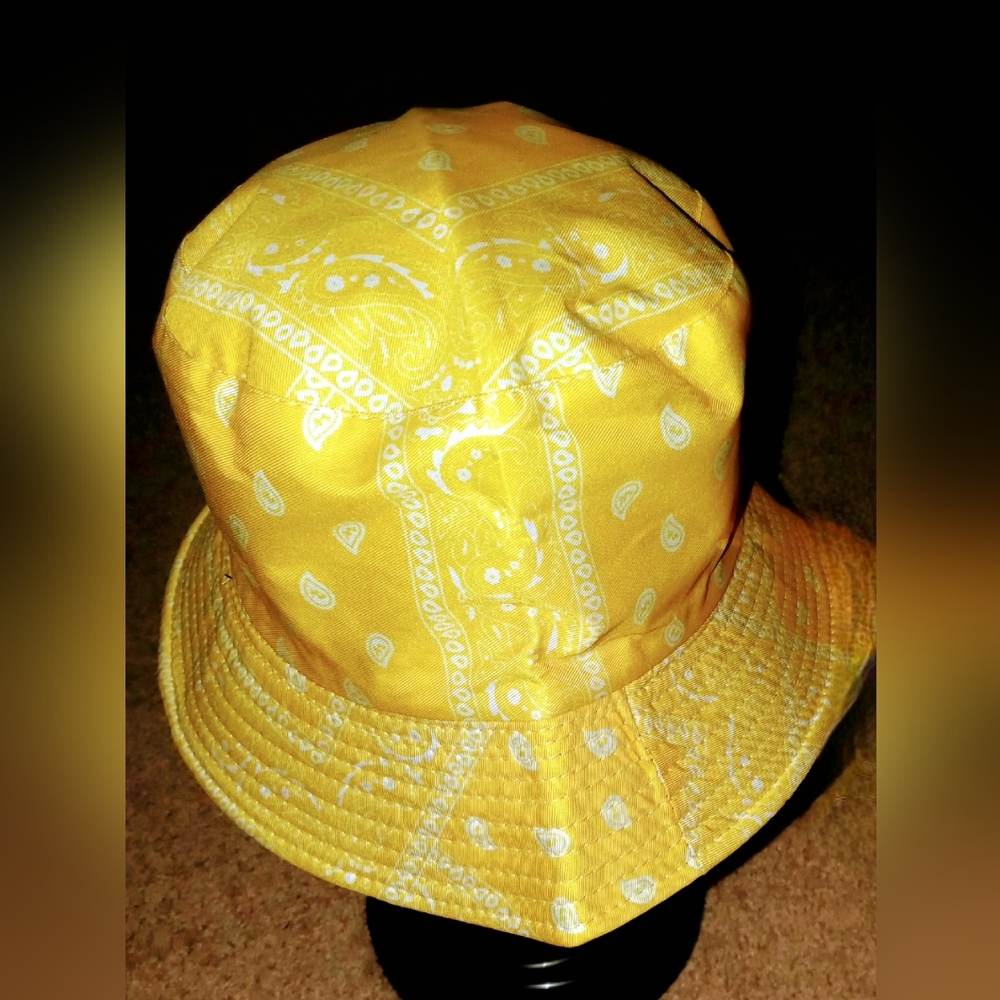 Handbag & Bucket Hat Set - Picture 3 of 3